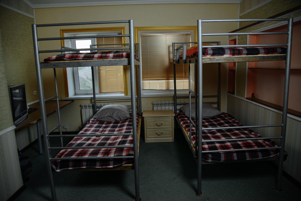 Hostel Wigwam Oral Bagian luar foto